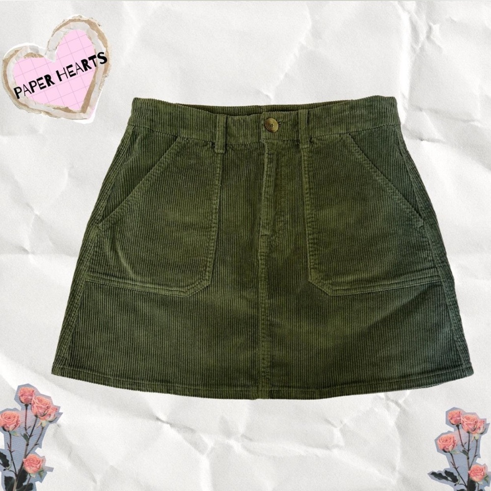 Vintage Moss Green corduroy Y2K mini skirt with pockets 💚